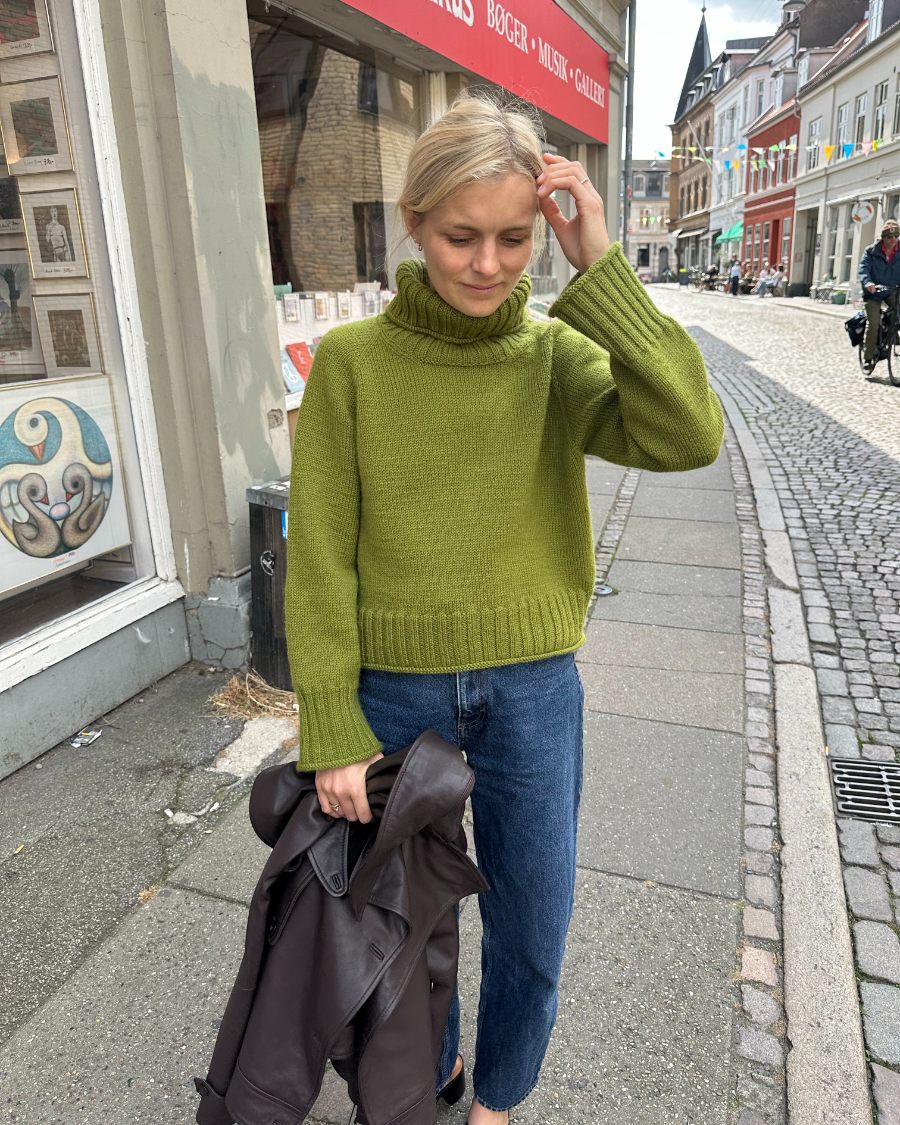 Amy Sweater - Image 4