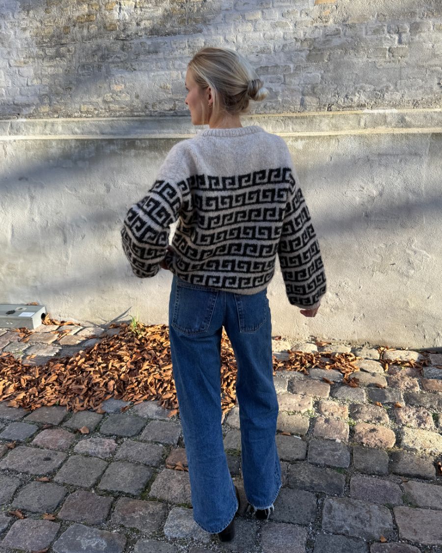 Athene Sweater - Image 3