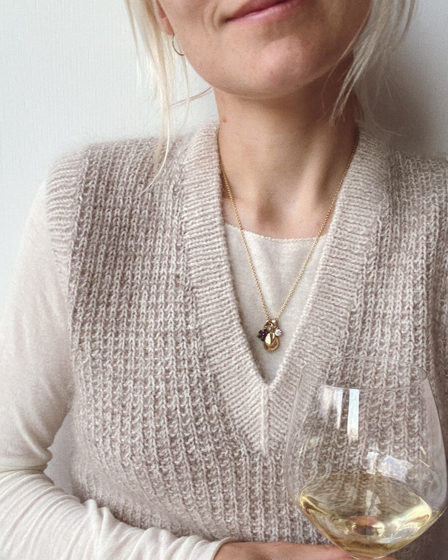 Friday Slipover V-neck - Image 3