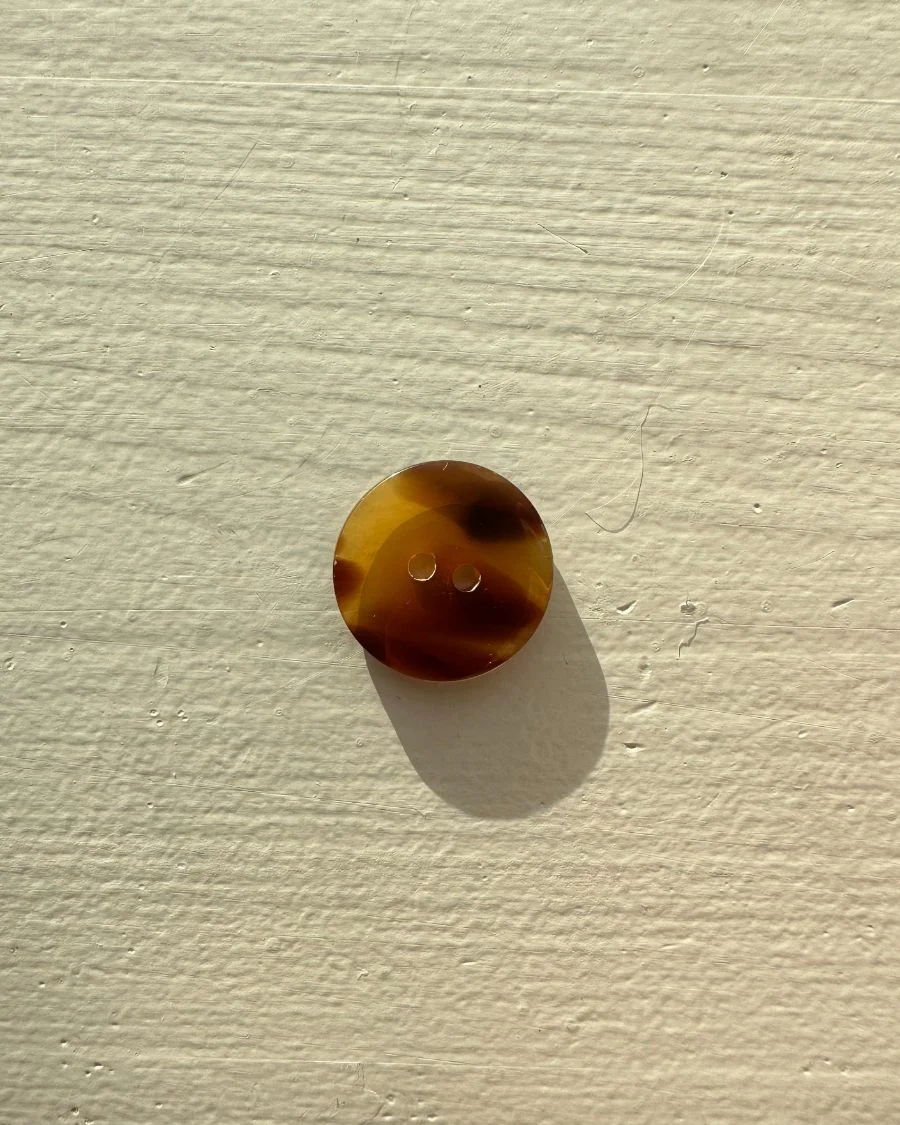 Knapper af galalit med 2 huller Ø20 mm - Mørkebrun - 4 stk. - Image 5