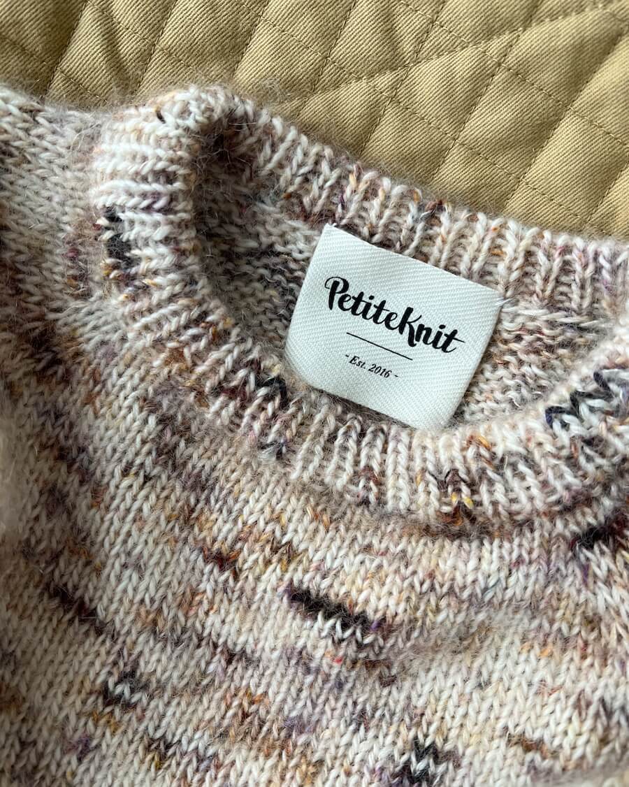 "PetiteKnit - Est. 2016"-label - Image 2