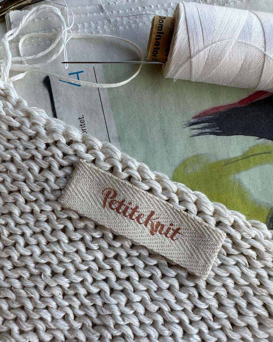 "PetiteKnit"-label 5 stk. - Farvemix - Image 5