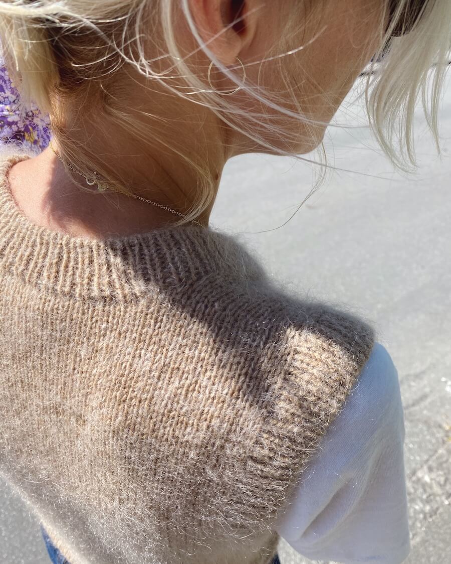 Stockholm Slipover V-neck - Image 4